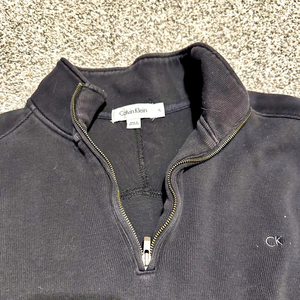 XL Black Calvin Klein Quarterzip runs small